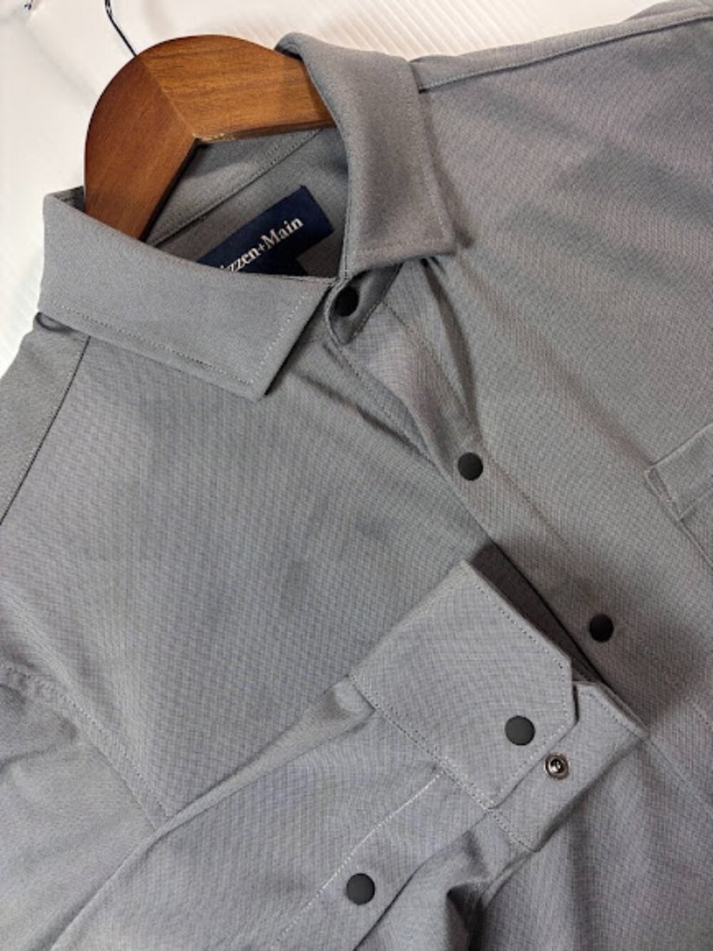 Mizzen + Main Men’s Nolan Dress Shirt Pewter Gray Size M Trim Fit Snap Closure